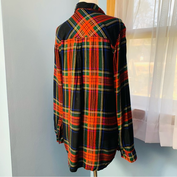 Old Navy Black Tartan Plaid Flannel Classic Button Down - Picture 4 of 8